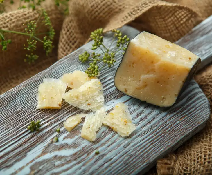 Сыр "Пиренейский" с кориандром из козьего молока от Максима Селиванова