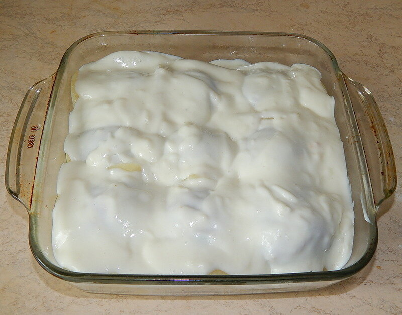 Фрикадельки под соусом "Бешамель". Красиво, и на вкус изумительно.
