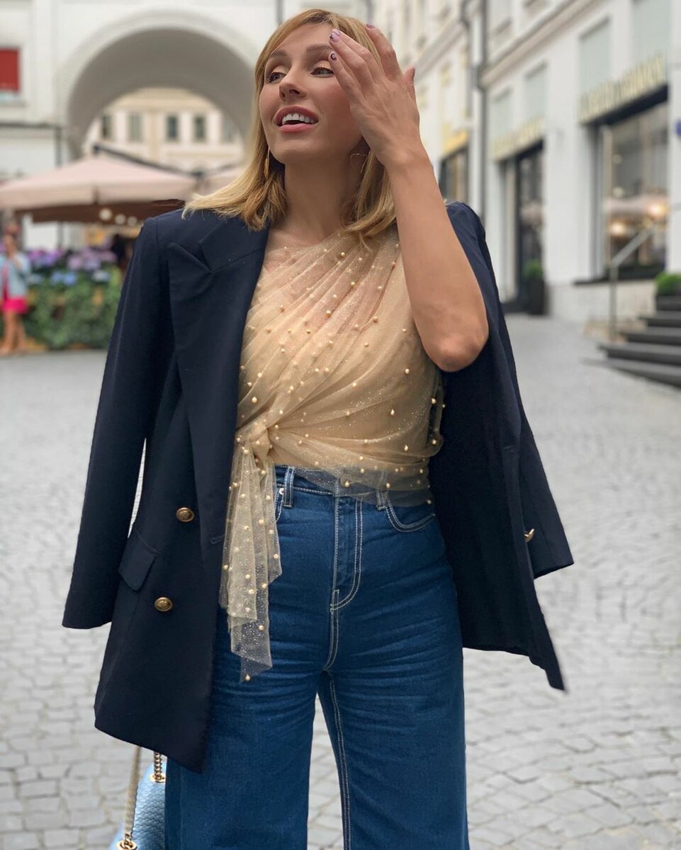 @svetlogradskaya / Даже джинсы могут смотреться на миллион долларов. /Фото: instagram.com