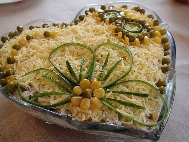 Салат из курицы с сыром