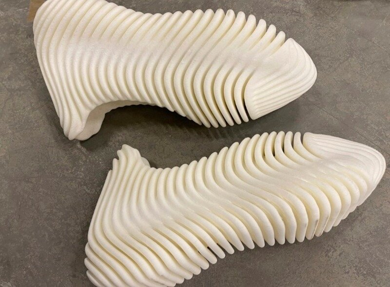 Источник фото https://wylsa.com/yeezy-d-rose-ochen-strannye-krossovki/